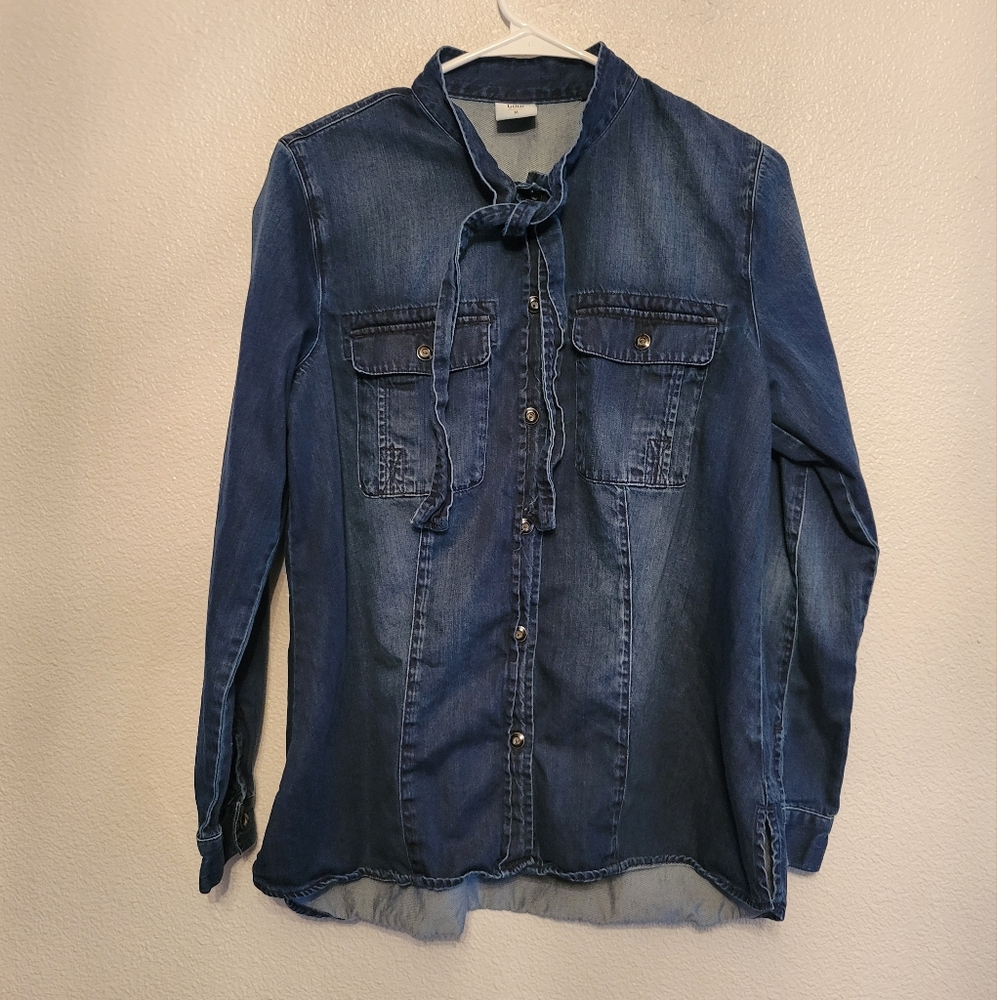 CAbi Women Style 3290 Waterfront Shirt Size Medium Tie Neck Denim Long Sleeve - Picture 3 of 15